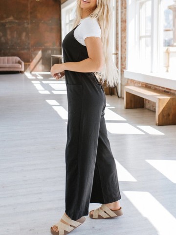 Woman's Wide Leg Jumpsuit